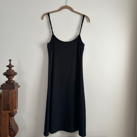 Bleusalt‎ • The Shorter Slip Dress in Black - Picture 5 of 7